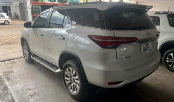 Toyota Hilux SW4 completo