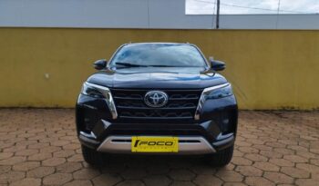 Toyota Hilux SW4 completo