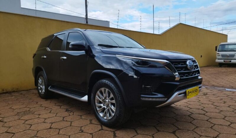 Toyota Hilux SW4 completo