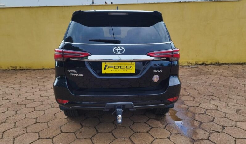 Toyota Hilux SW4 completo