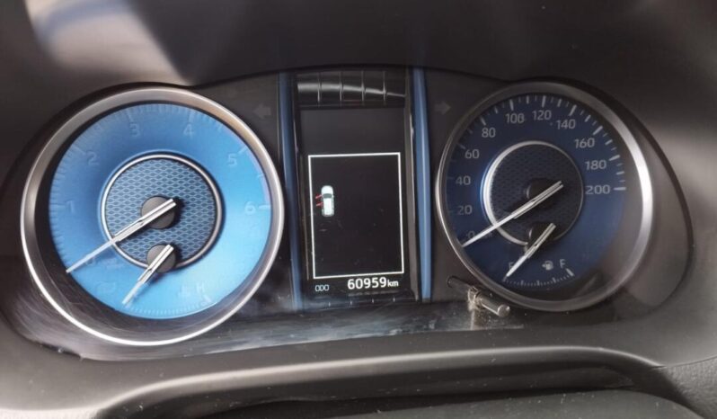 Toyota Hilux SW4 completo