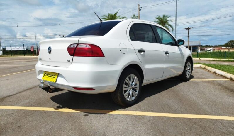 Volkswagen Voyage completo