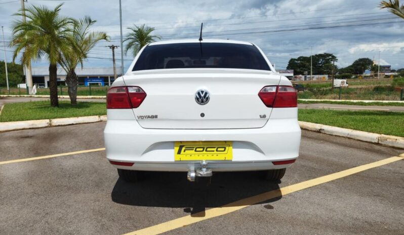 Volkswagen Voyage completo