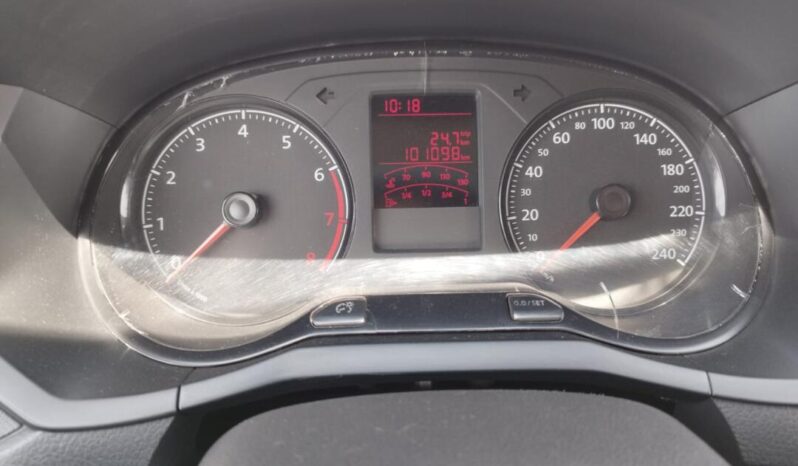 Volkswagen Voyage completo