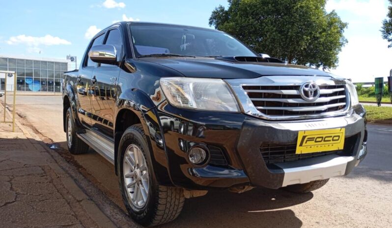Toyota Hilux completo