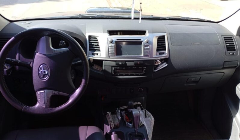 Toyota Hilux completo