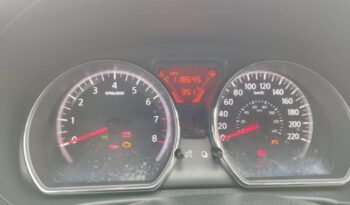Nissan Versa completo