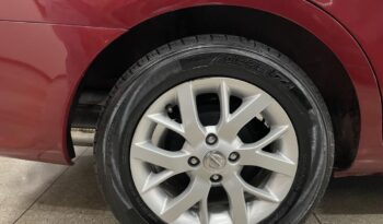 Nissan Versa completo