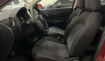 Nissan Versa completo