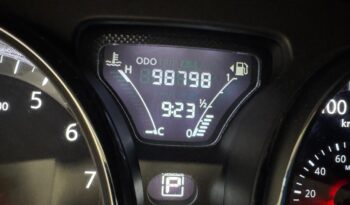 Nissan Versa completo