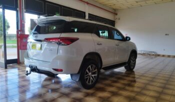 Toyota Hilux SW4 completo
