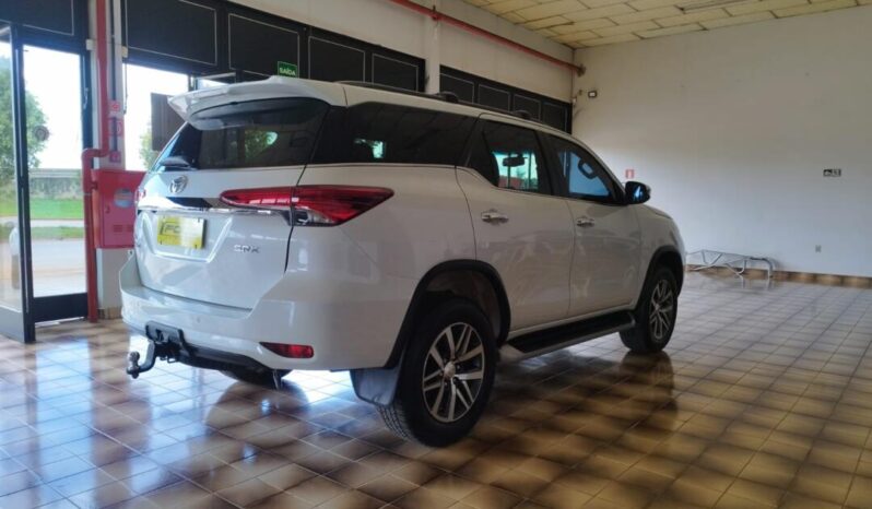 Toyota Hilux SW4 completo