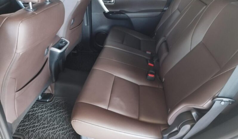 Toyota Hilux SW4 completo