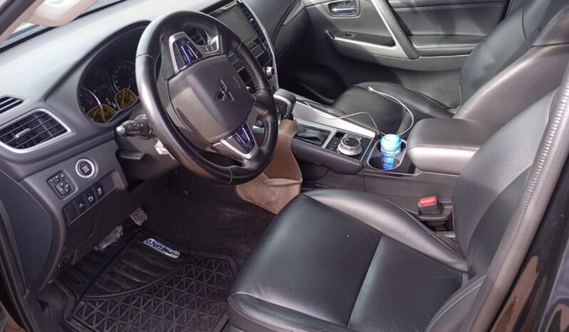Mitsubishi Pajero completo