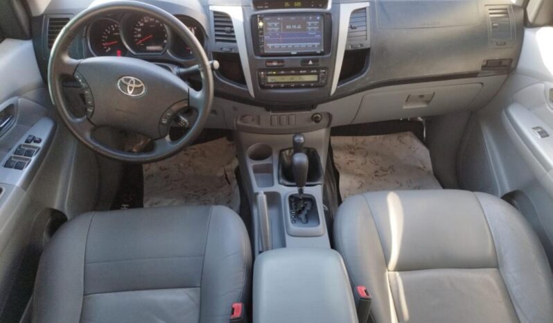 Toyota Hilux completo