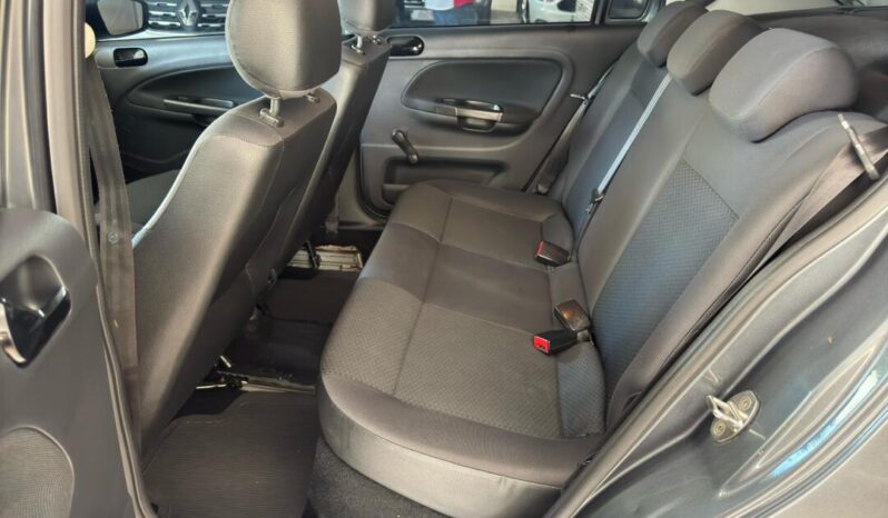 Volkswagen Voyage completo