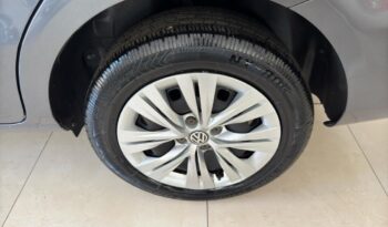 Volkswagen Voyage completo
