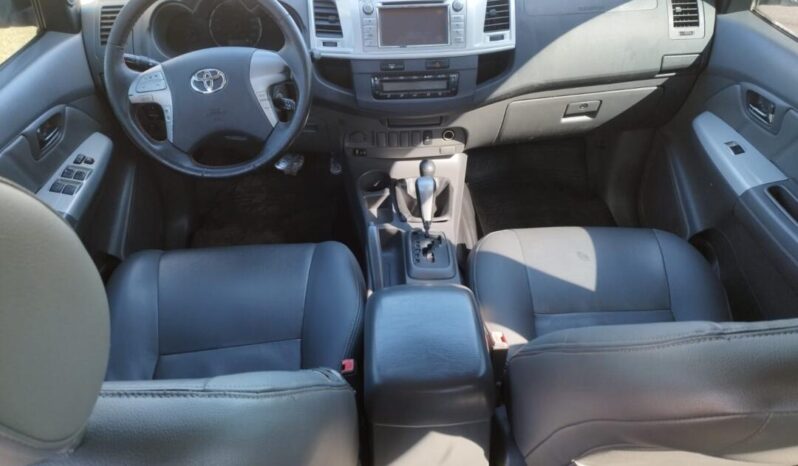 Toyota Hilux completo
