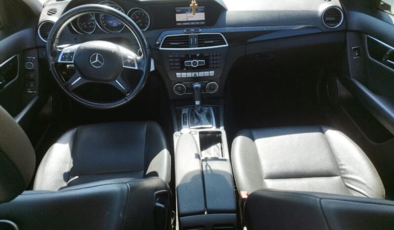 Mercedes-Benz C 180 completo