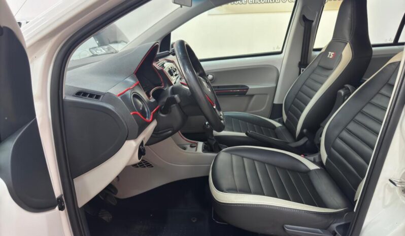 Volkswagen UP completo