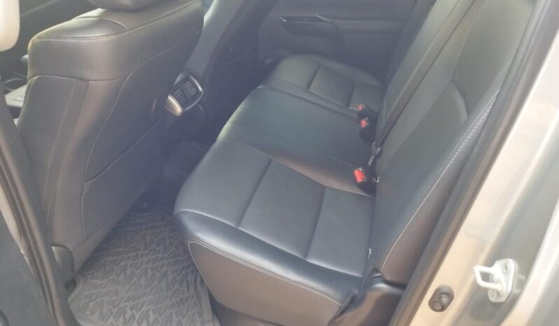 Toyota Hilux completo
