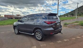 Toyota Hilux SW4 completo