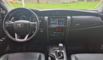 Toyota Hilux SW4 completo