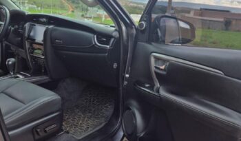 Toyota Hilux SW4 completo