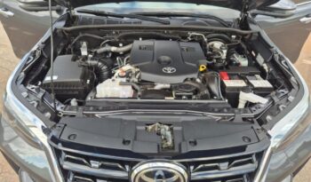 Toyota Hilux SW4 completo