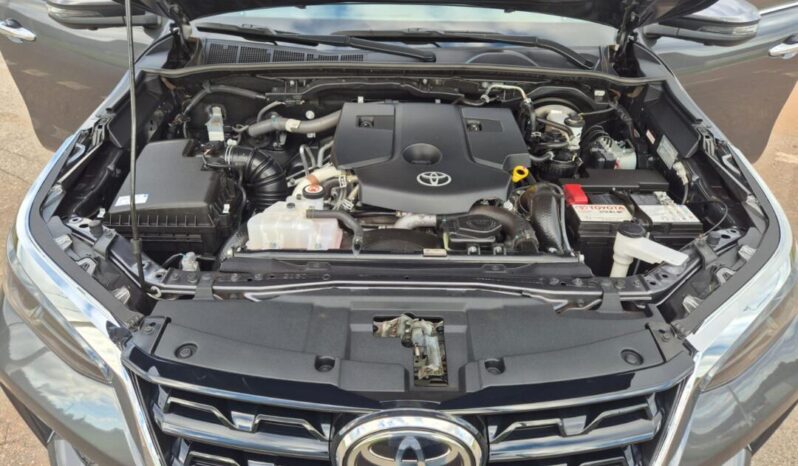 Toyota Hilux SW4 completo