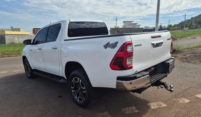 Toyota Hilux completo