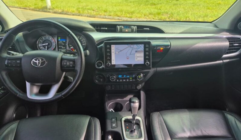 Toyota Hilux completo