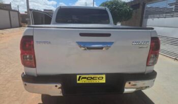 Toyota Hilux completo