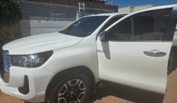 Toyota Hilux completo