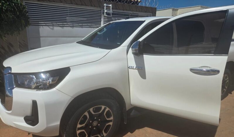 Toyota Hilux completo
