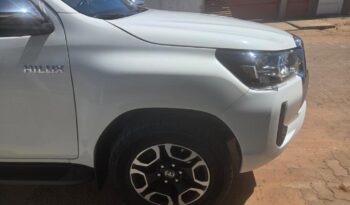 Toyota Hilux completo