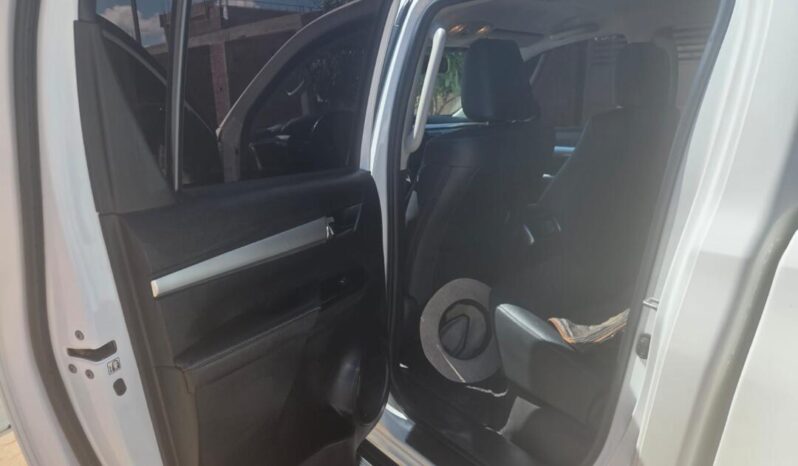 Toyota Hilux completo