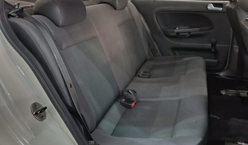 Volkswagen Voyage completo