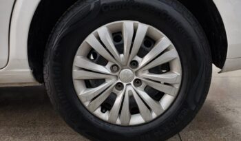 Volkswagen Voyage completo