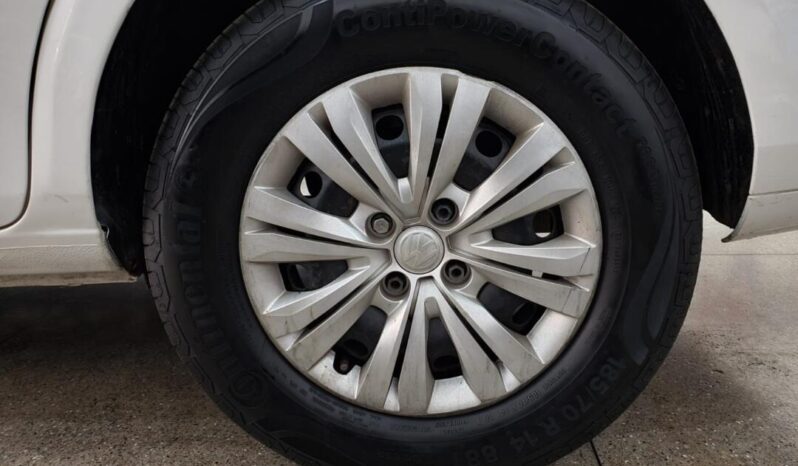 Volkswagen Voyage completo