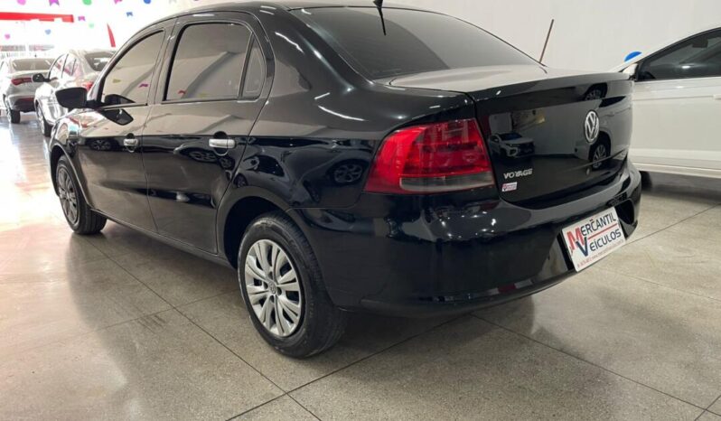 Volkswagen Voyage completo