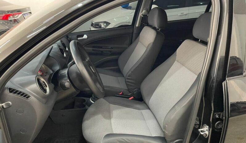 Volkswagen Voyage completo