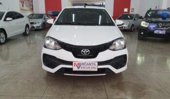 Toyota Etios completo