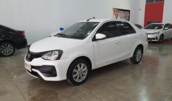 Toyota Etios completo