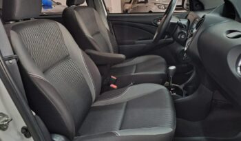 Toyota Etios completo
