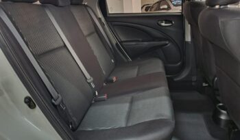 Toyota Etios completo