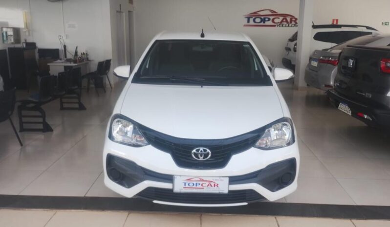Toyota Etios completo
