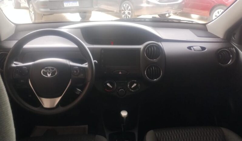 Toyota Etios completo