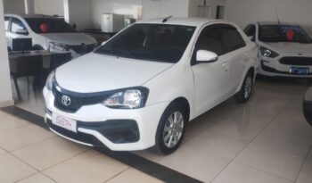 Toyota Etios completo