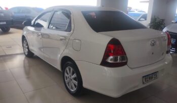 Toyota Etios completo
